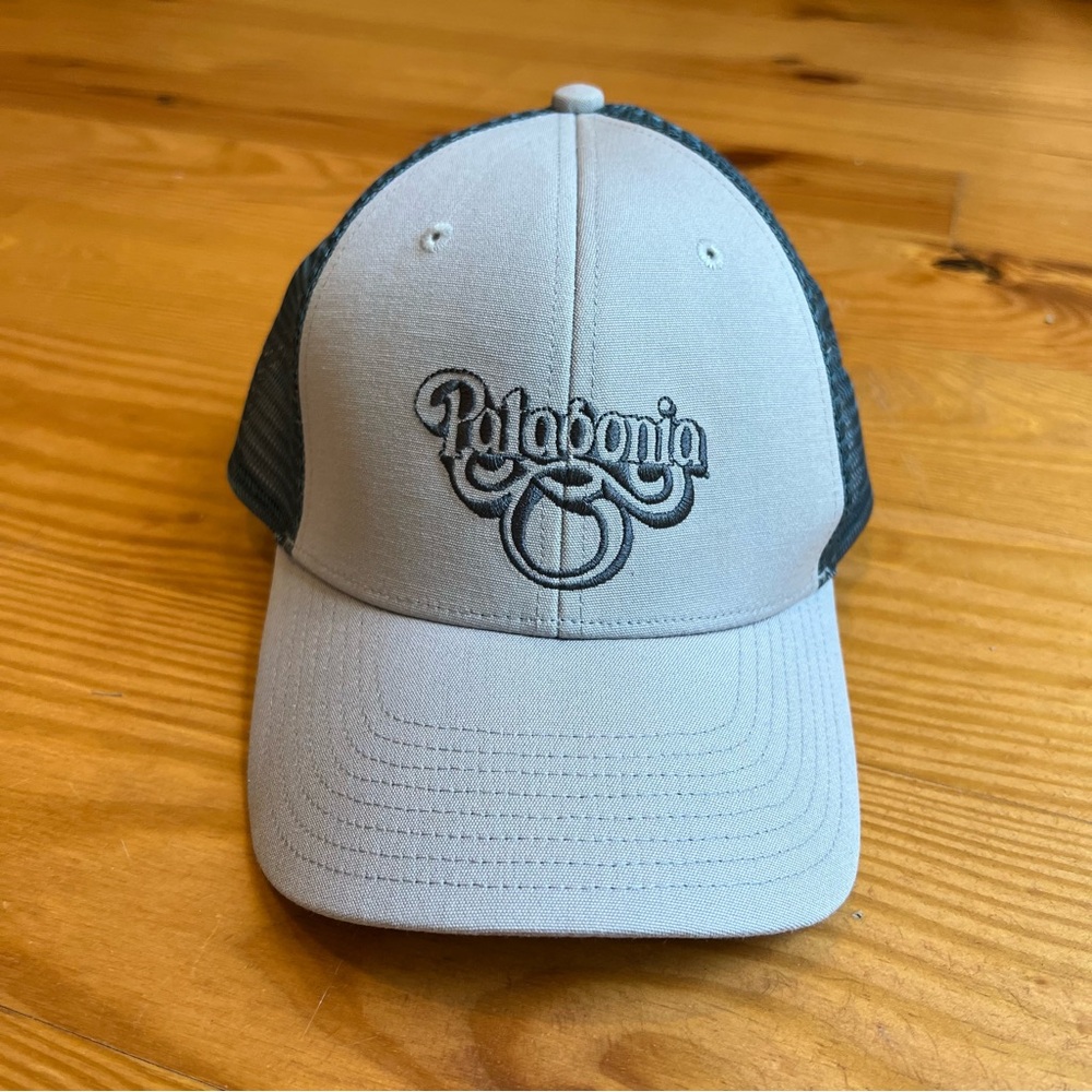 Patagonia Hat Cap Snap Back OS Trucker Stitched Logo Mesh Outdoor Hiking